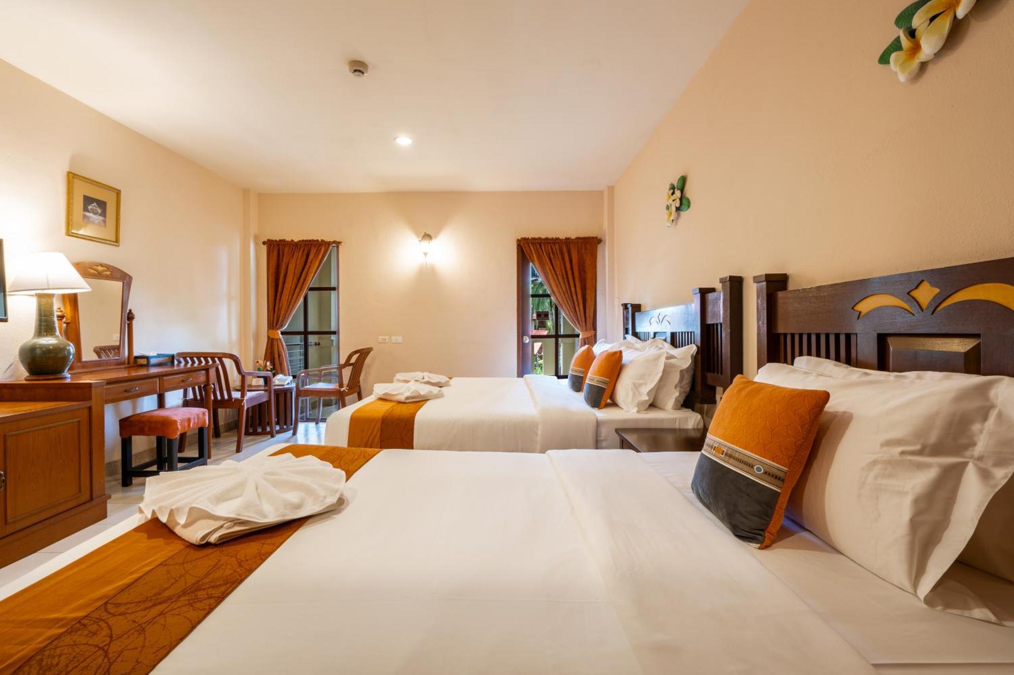 Phuket Leelavadee Hua Ting Resort Patong Exterior photo