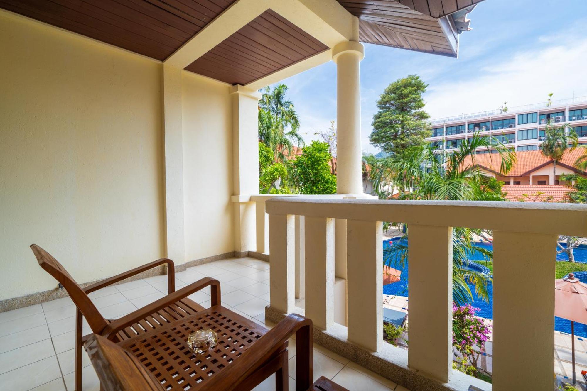 Phuket Leelavadee Hua Ting Resort Patong Exterior photo