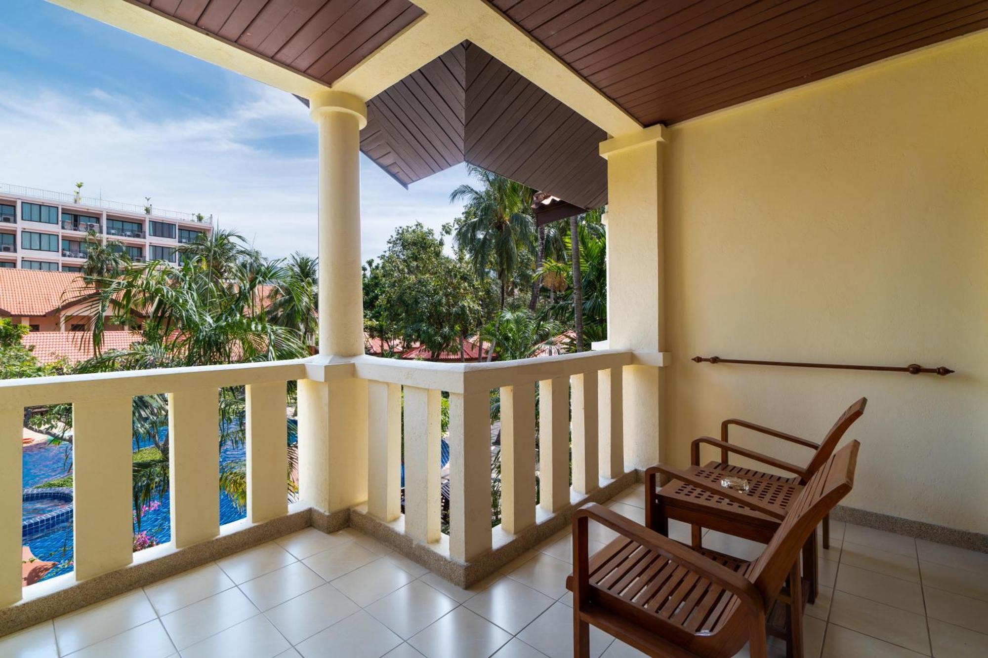 Phuket Leelavadee Hua Ting Resort Patong Exterior photo