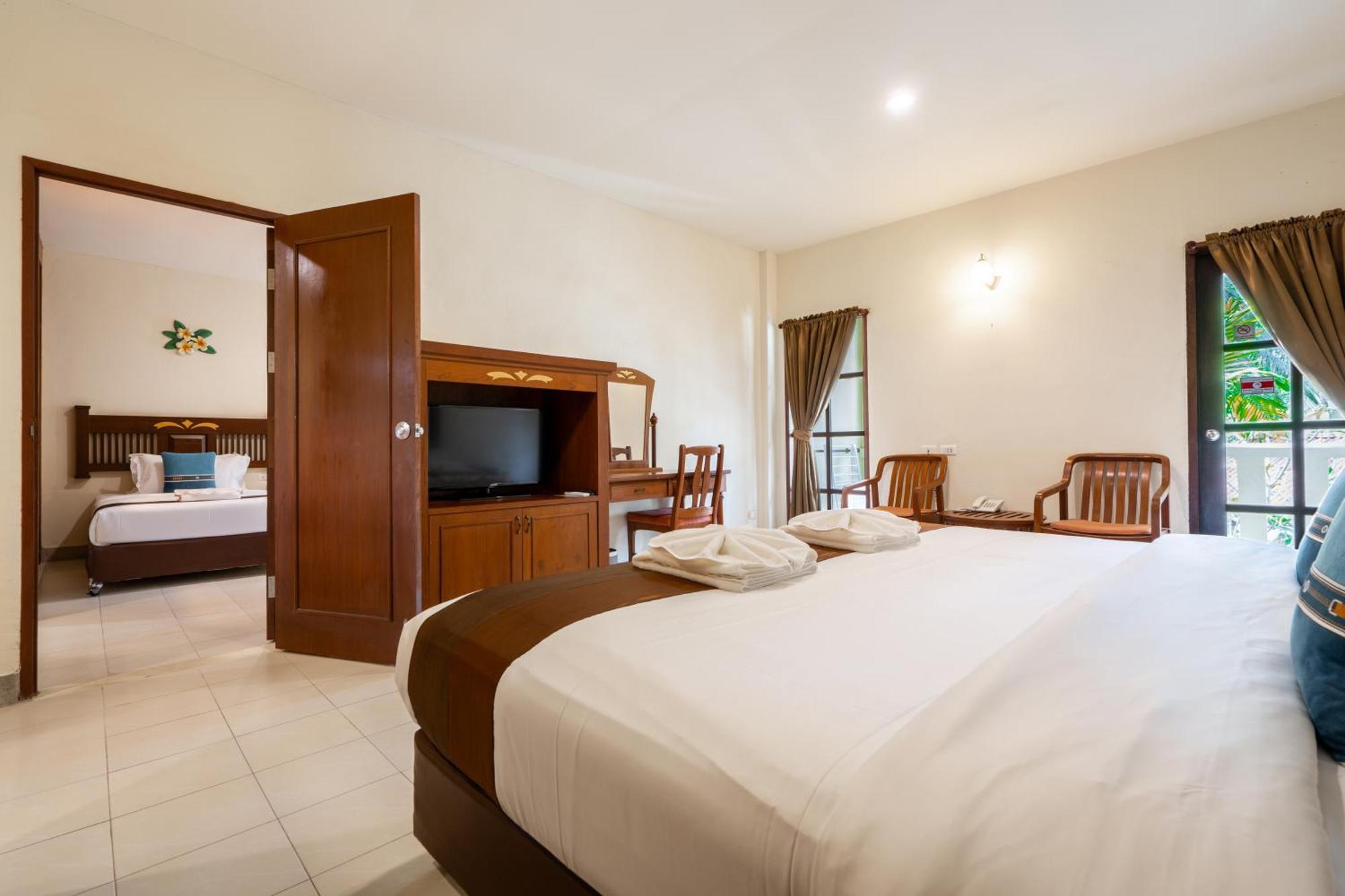 Phuket Leelavadee Hua Ting Resort Patong Exterior photo
