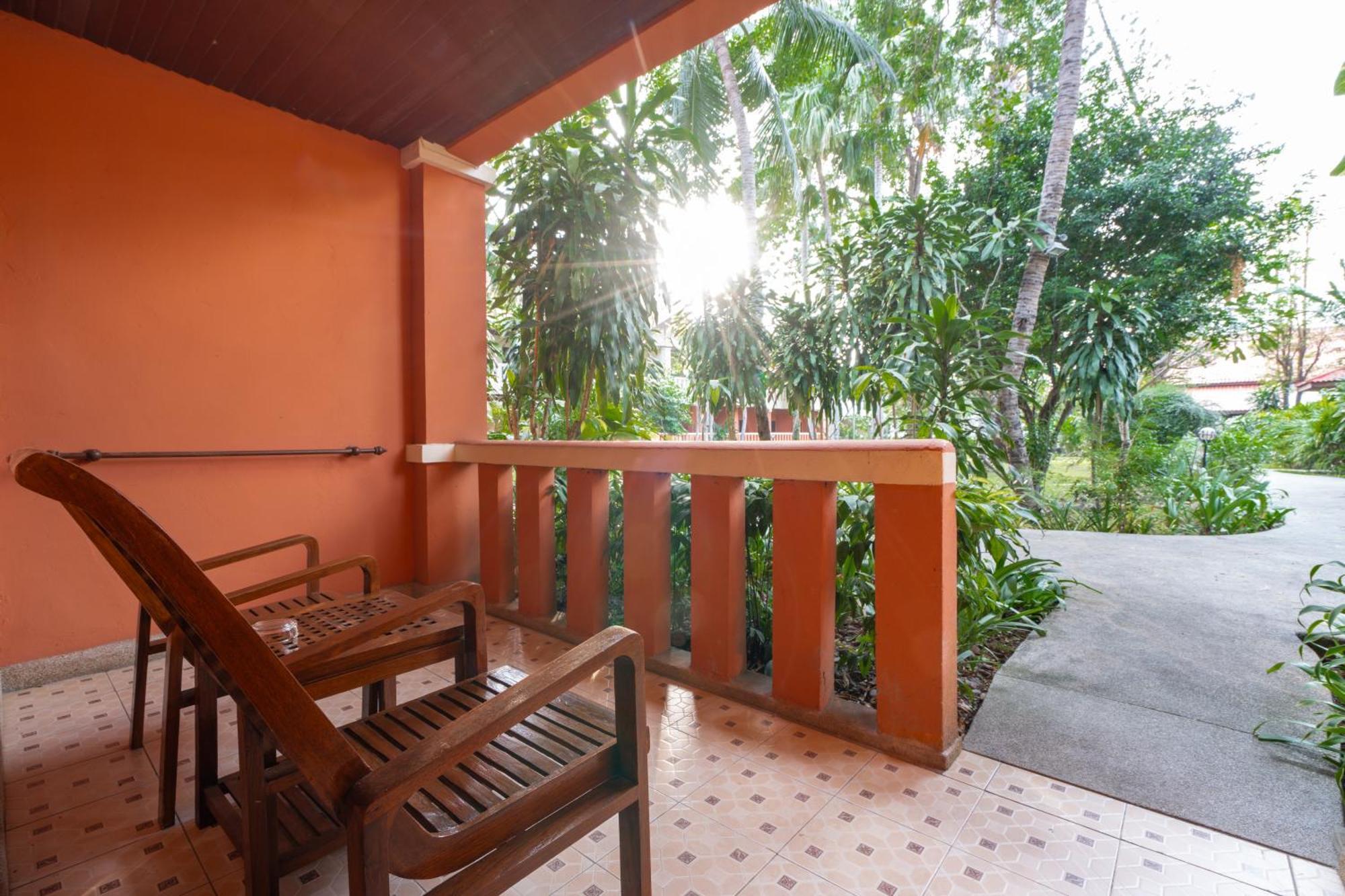 Phuket Leelavadee Hua Ting Resort Patong Exterior photo